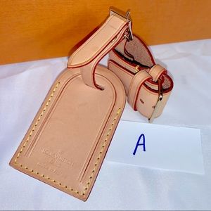 Louis Vuitton Luggage tag and poignet